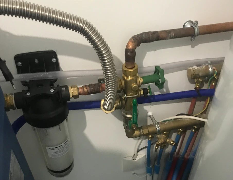 Intérieur technique avec installation de chauffage domestique